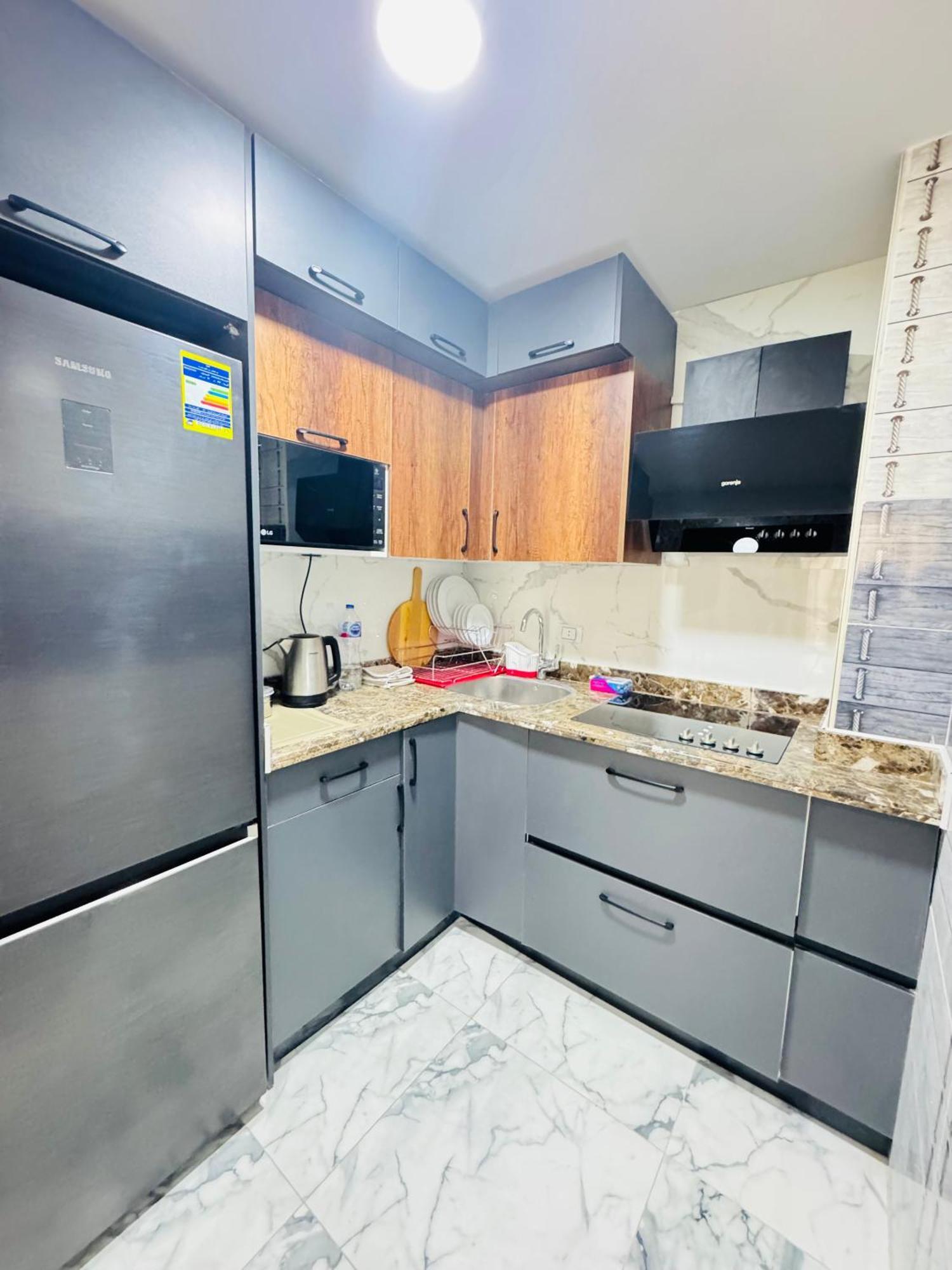 Hub 2br Pool View With Need *